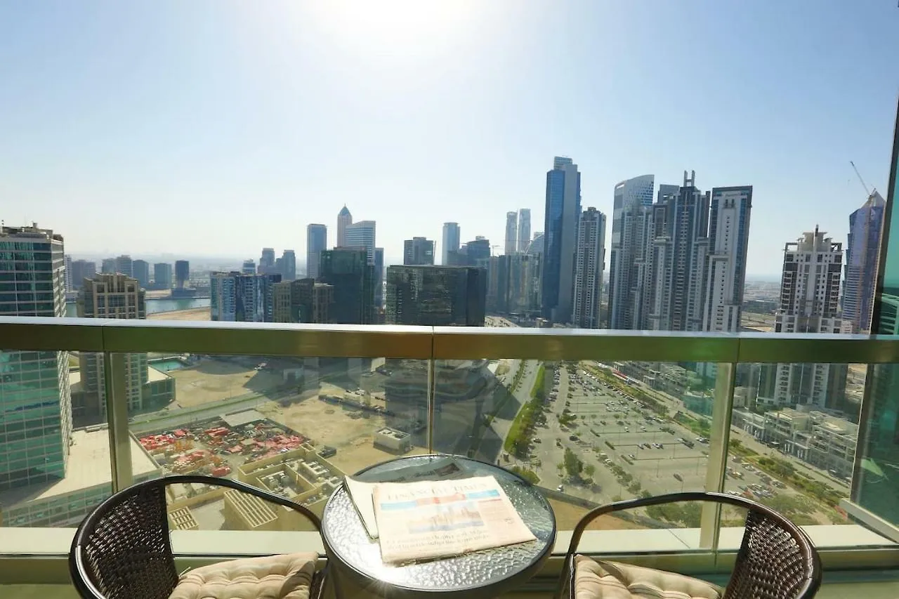 Prime Retreats - Downtown Dubai Apartment